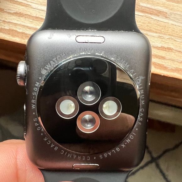 Apple Watch Series 2 42mm Space Grey Aluminum Original Packaging and Acessories - Picture 5 of 7